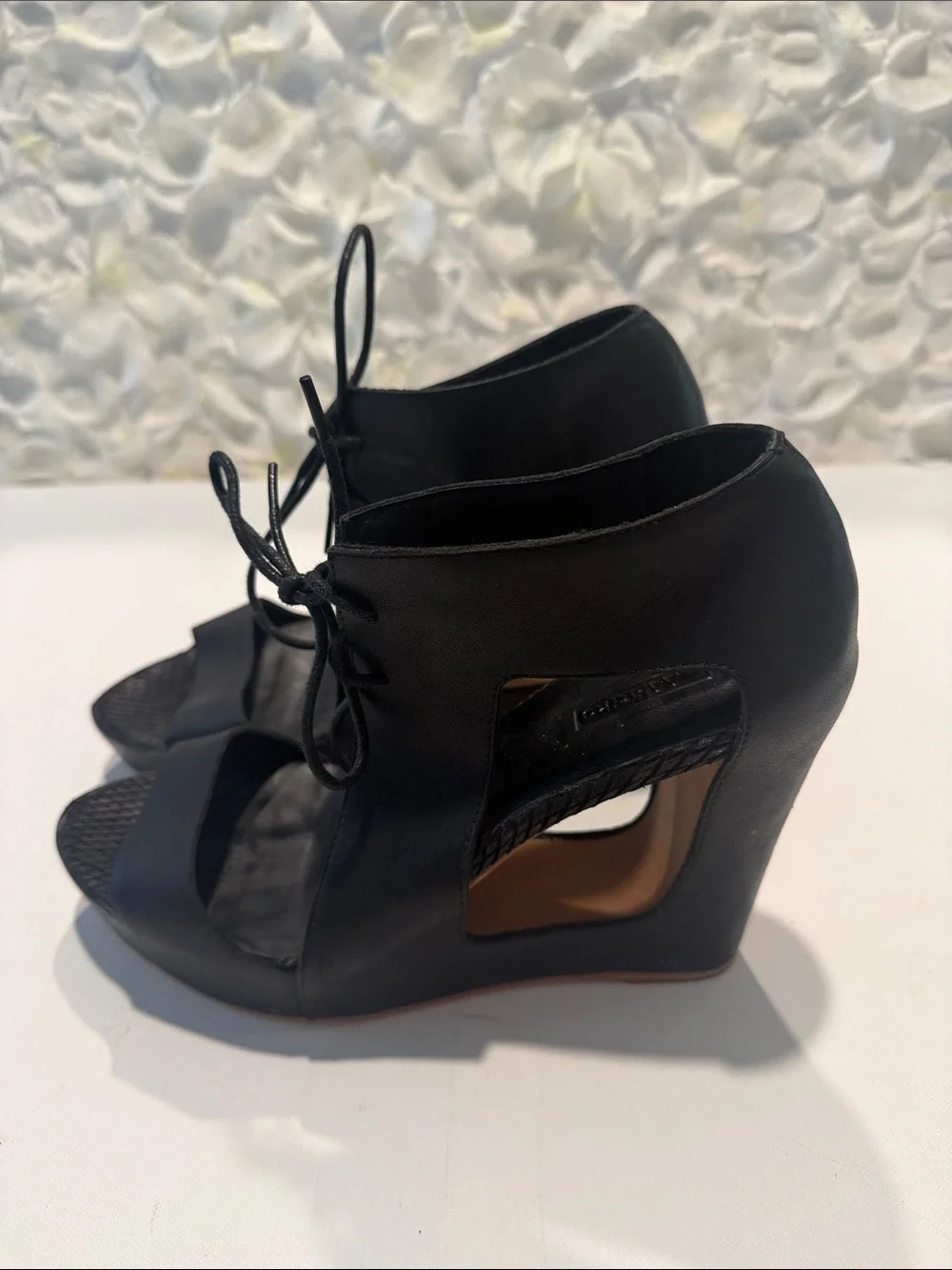 Matiko elegant black